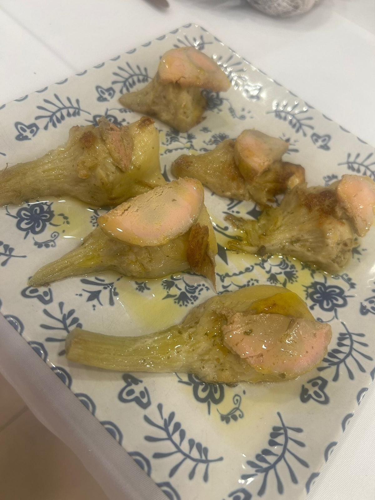 Alcachofas a la romana con micuit de pato